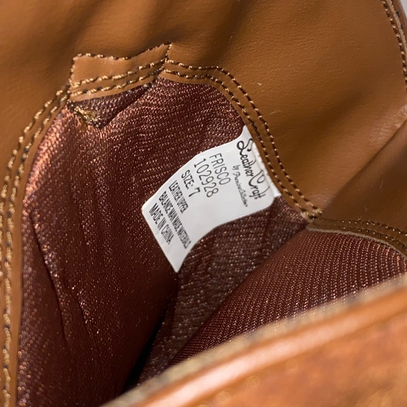 Minnetonka Brown Fringed Ankle Boots - Picture 14 of 15